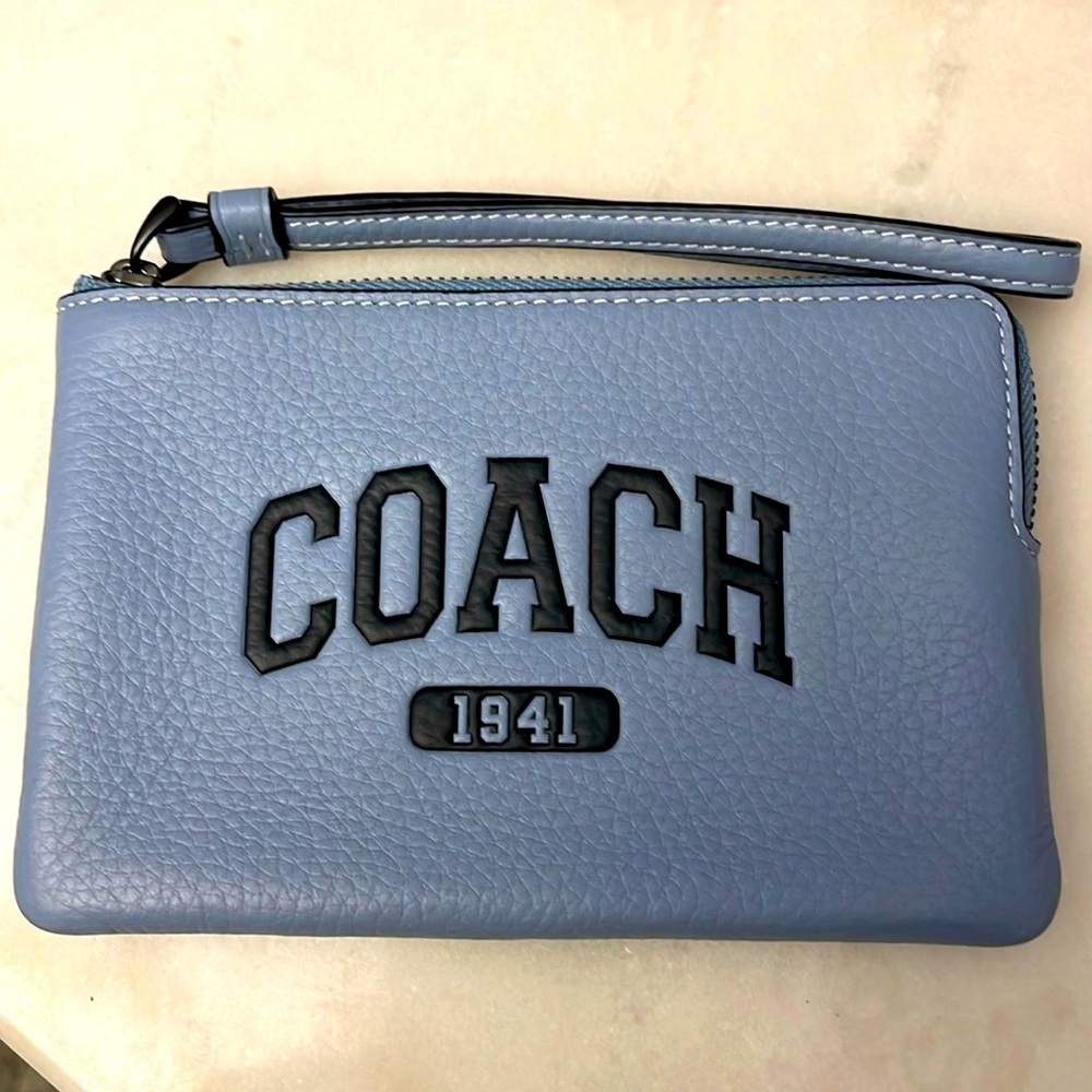 New wristlet coach with tag